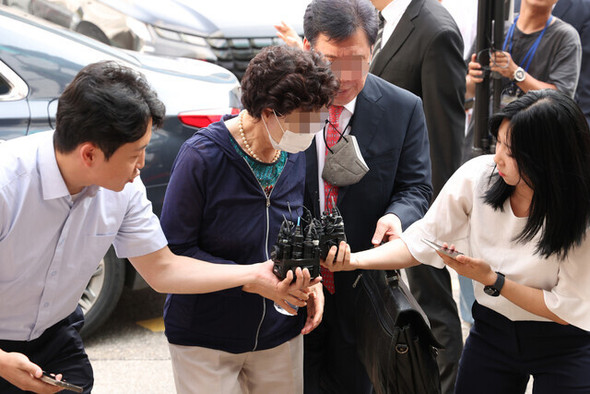 法務部、尹大統領の義母の仮釈放を保留