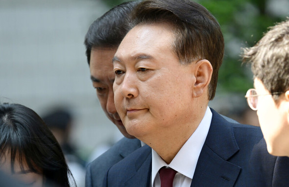 内乱特検、尹前大統領の「地下駐車場からの出入り」認めず…出頭拒むなら逮捕状再請求
