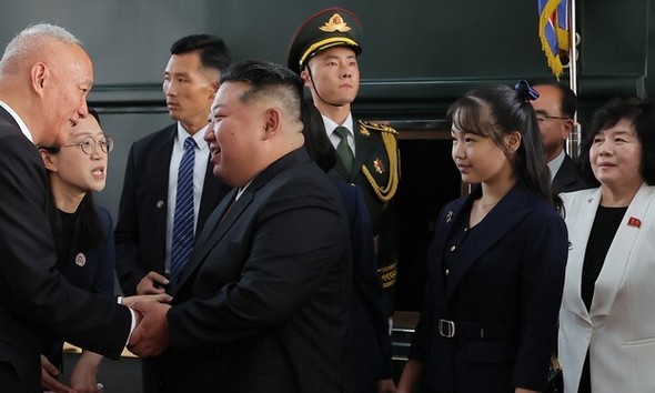 金正恩委員長、娘とともに北京に到着…きょう「朝中ロ連帯」誇示