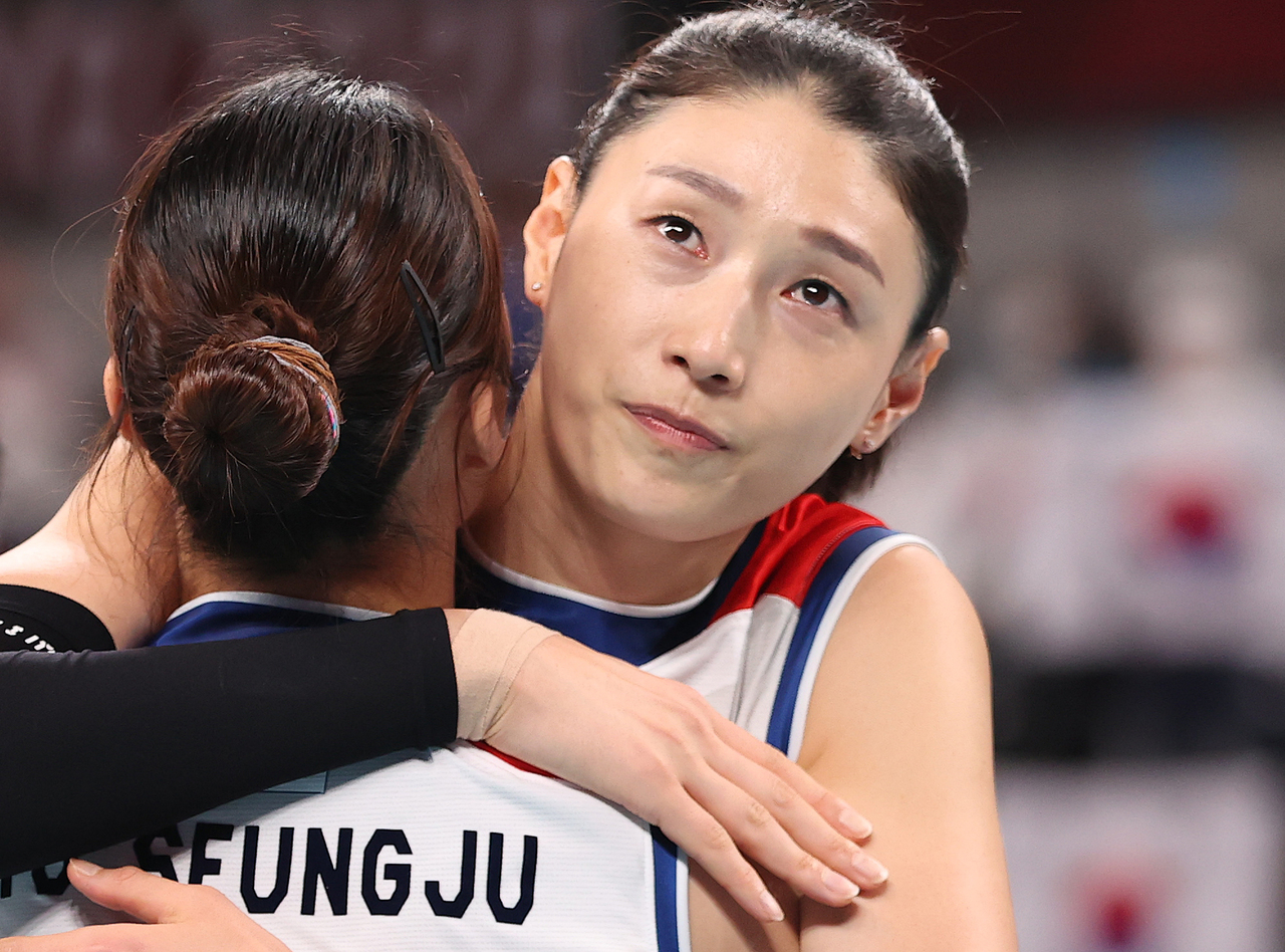 여자배구 대표팀의 ‘도쿄 기적’을 일군 김연경은 현재 독자적인 유튜브를 개설해 구독자만 136만명에 이르고 있다. 이 채널 이름은? 여자배구 대표팀의 ‘도쿄 기적’을 일군 김연경은 현재 독자적인 유튜브를 개설해 구독자만 136만명에 이르고 있다. 이 채널 이름은?