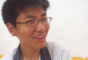 음악들으며 공부하면 오히려 더 잘되는 것 같아요. ⓒ 인터넷 뉴스 바이러스