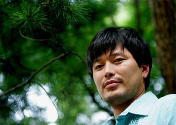 <b>웰컴 투 동막골 주연 정재영</b> 영화 ‘웰컴 투 동막골‘의 주연을 맡은 영화배우 정재영. (서울=연합뉴스)