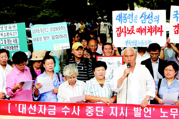 교장 정년을 마치고 평교사로 다시　교단에　서는 서울 한성여중 고춘식 선생님이 한문 시간에　계절에　따라 다른 이름으로 불리는　금강산에　대한 수업을 하고 있다.　김진수　기자 <A href=\"mailto:jsk@hani.co.kr\">jsk@hani.co.kr</A>