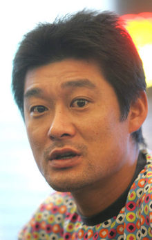 “야구선수 안 했으면요? 다른 종목 운동 선수했겠죠. 아니면 뭐 조폭도? 하하.” 알록달록 ‘야리꾸리’한 쫄티가 이 말 뒤 눈에 들어왔다. 김진수 기자 <A href=\"mailto:jsk@hani.co.kr\">jsk@hani.co.kr</A>
