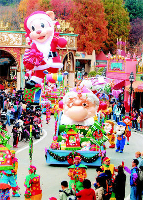 용인 에버랜드 크리스마스 축제의 ‘크리스마스 퍼레이드’. 에버랜드 제공