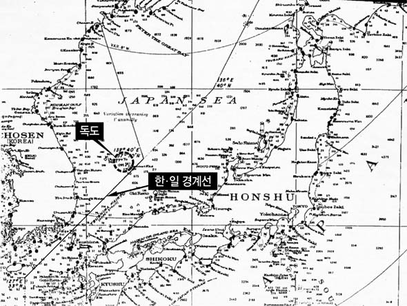 우리쪽 경계선 안에 독도(리앙코르트 록스) 지명이 적힌 섬이 표시돼 있다.