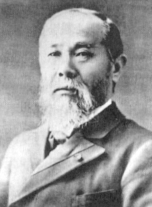 이토히로부미.  1906년 조선에 통감부가 설치되자 초대 통감으로 부임, 한국 병탄의 기초공작을 수행하였다. 1909년 통감을 사임하고 추밀원 의장이 되어 만주시찰을 겸하여 러시아 재무대신과 회담차 중국 하얼빈에 도착하였는데, 그곳에서 안중근의사에게 총탄을 맞고 사망했다.