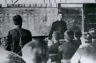 강원룡 목사가 1930년대 간도 용정의 은진중학교에서 학생회장으로 활동한 모습. 평화포럼 제공