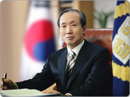 공판중심주의를 강조하는 이용훈 대법원장 