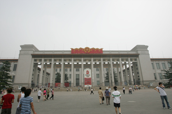 중국 천안문 광장에 있는 역사박물관 들머리 모습. 우리나라의 중앙박물관 격인 이곳은 고대의 유물들이 전시돼 있다. 작년엔 정화와 관련돼 특별 전시가 있었다. 베이징/이종근 기자 root2@hani.co.kr