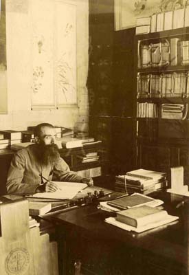 오는 19일부터 한.불수교 120주년을 기념해 고려대박물관에서 프랑스 국립극동연구원과 공동으로 열리는 ‘서울의 추억, 한국-프랑스 1886-1905‘ 특별전. 사진은 프랑스 최초의 한국학자로서 서울주재 공사관 통역영사로 근무하면서 "한국서지"라는 한국학 관련 자료를 모은 책을 발간한 모리스 쿠랑.(서울=연합뉴스)