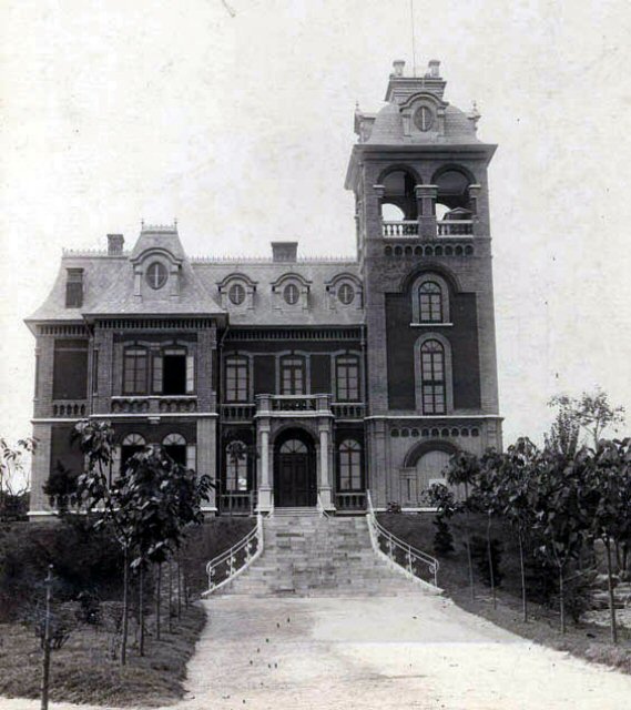 오는 19일부터 한.불수교 120주년을 기념해 고려대박물관에서 프랑스 국립극동연구원과 공동으로 열리는 ‘서울의 추억, 한국-프랑스 1886-1905‘ 특별전. 사진은 당시 서울주재 프랑스 공사관.(서울=연합뉴스)
