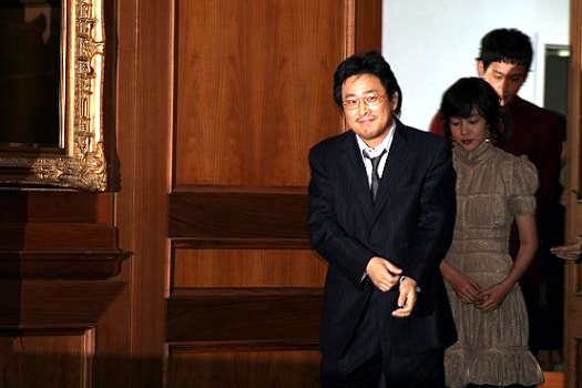 <싸이보그지만 괜찮아> 제작보고회 입장하는 감독및 주연배우. 박찬욱 감독, 임수정. 비.