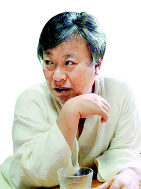 소설가 이문열씨