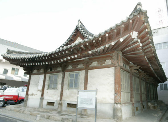 청주동헌