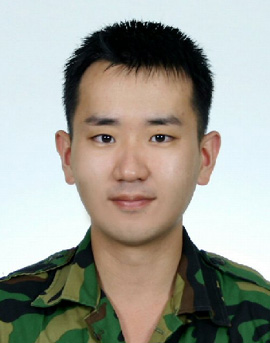 한국군이 주둔하고 있는 아프가니스탄 바그람 기지 앞에서 27일 현지 테러단체의 소행으로 보이는 자살폭탄테러로 사망한 다산부대 윤장호 병장(27.통역병).(서울=연합뉴스)