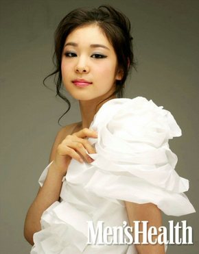 ‘피겨요정’ 김연아 파격 변신 - ‘피겨요정’ 김연아가 최근 남성잡지 ‘맨즈헬스’ 5월호 화보 촬영에서 한층 성숙하고 여성적인 매력을 발산해 눈길을 끌고 있다. (연합뉴스) ‘피겨요정’ 김연아 파격 변신 - ‘피겨요정’ 김연아가 최근 남성잡지 ‘맨즈헬스’ 5월호 화보 촬영에서 한층 성숙하고 여성적인 매력을 발산해 눈길을 끌고 있다. (연합뉴스)