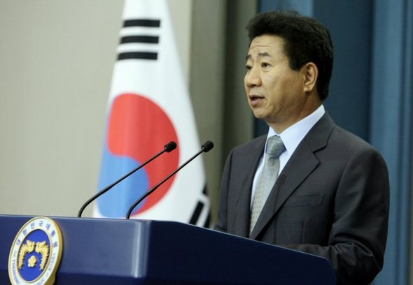 노무현 대통령이 아프가니스탄 피랍 사태와 관련, 21일 오후 청와대 춘추관에서 CNN과 국내 TV 방송을 통해 생중계된 긴급 메시지를 발표하고 있다. 연합뉴스