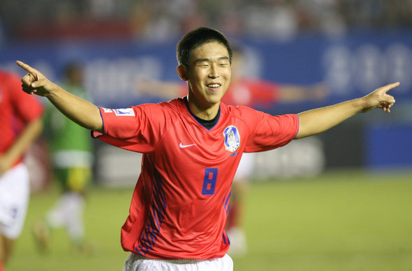 한국의 윤빛가람이 24일 울산종합운동장에서 열린 국제축구연맹(FIFA) 17살 이하(U17) 월드컵 조별리그 A조 토고와 경기에서 역전골을 성공시킨 뒤 환호하고 있다. 울산/연합뉴스
