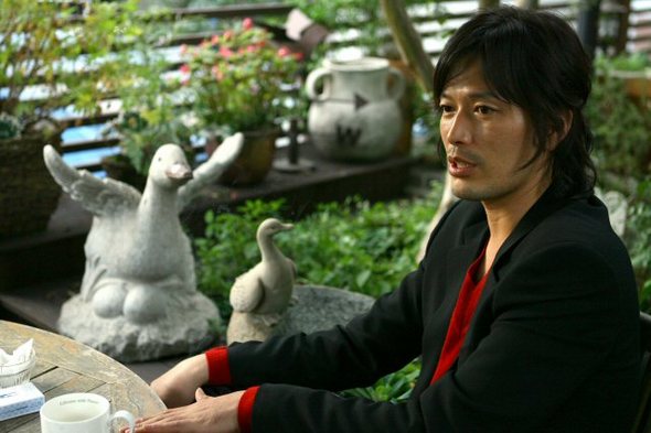 영화 ‘바르게 살자‘의 주연배우 정재영씨가 오는 18일 개봉을 앞두고 9일 오후 서울 정동의 한 레스토랑에서 인터뷰를 하고 있다. 연합