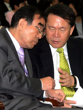 지난 9일 국회에서 열린 한나라당 의원총회에 참석한 이방호 사무총장. 강재훈 선임기자 <A href="mailto:khan@hani.co.kr">khan@hani.co.kr</A>