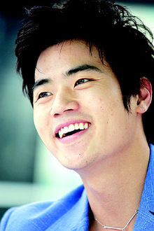 배우 김강우