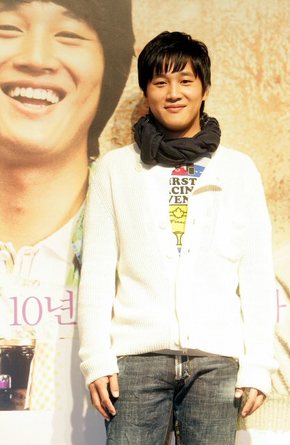 영화 ‘바보’ 차태현, 바보역으로! - 28일 오전 임피리얼 팰리스호텔에서 열린 영화 ‘바보’의 제작발표회에서 주연을 맡은 차태현이 포즈를 취하고 있다. (연합뉴스) 영화 ‘바보’ 차태현, 바보역으로! - 28일 오전 임피리얼 팰리스호텔에서 열린 영화 ‘바보’의 제작발표회에서 주연을 맡은 차태현이 포즈를 취하고 있다. (연합뉴스)