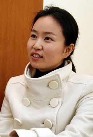 결혼한 여성으로서는 처음으로 이화여대에 입학했던 `늦깎이‘ 신입생 기성화(32.여)씨. 이화여대 제공