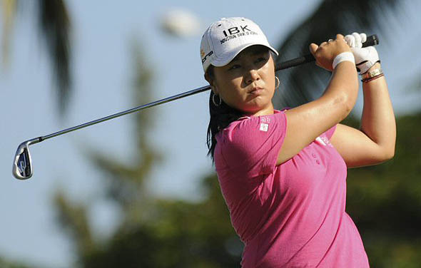 미국여자프로골프(LPGA) 투어 필즈오픈 첫날인 22일(한국시간) 하와이주 카폴레이 코올리나골프장(파72.6천519야드)에서 열린 대회 1라운드에서 장정이 티 오프 하고 있다. AP 연합