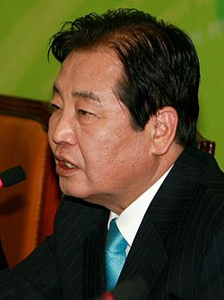 통합민주당 박상천 대표가 3일 국회에서 열린 최고위원회의에서 발언하고 있다. 연합뉴스