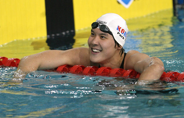 박태환이 남자자유형 200m 아시아신기록으로 들어온 뒤 만족한 듯 환하게 웃고 있다. 울산/연합뉴스
