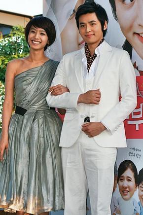 영화 <날나리 종부전> 출연한 박정아, 박진우. 영화 <날나리 종부전> 출연한 박정아, 박진우.