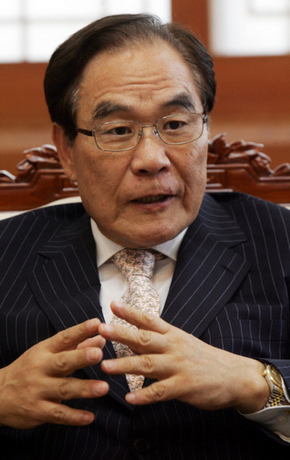 임채정 전 국회의장. 한겨레 자료사진 임채정 전 국회의장. 한겨레 자료사진