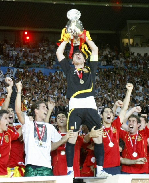 스페인이 30일 오전(이하 한국시간) 오스트리아 빈 에른스트하펠 슈타디온에서 열린 2008 유럽축구선수권대회(유로2008) 결승에서 전반 33분 간판 공격수 페르난도 토레스의 득점으로 독일을 1-0으로 눌렀다.   (AP/연합)