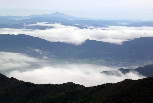 지리산에서 얻어먹은 잡탕라면의 힘으로 등산을 마쳤다. 한겨레자료사진