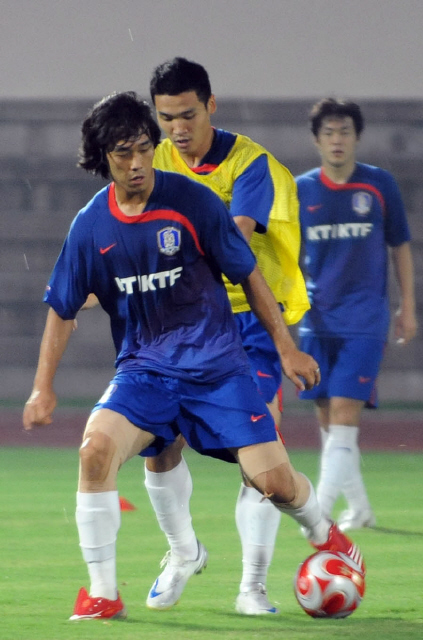 박주영 등 한국 올림픽 축구대표팀이 온두라스전을 앞두고 12일 상하이 동화대학 훈련장에서 미니게임 훈련을 하고 있다. 상하이/올림픽사진공동취재단