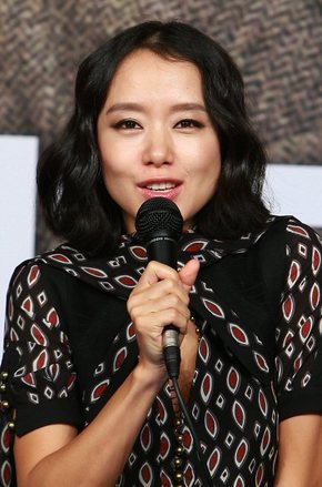 영화 ‘멋진 하루’ 제작발표회에서 소감 밝히는 배우 전도연. (연합뉴스) 영화 ‘멋진 하루’ 제작발표회에서 소감 밝히는 배우 전도연. (연합뉴스)