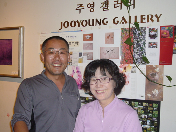 전남 순천의 원도심에 있는 주영갤러리는 2002년부터 6년 동안 100여차례 전시회와 콘서트를 열면서 예술인들의 보금자리로 사랑을 받아왔다.