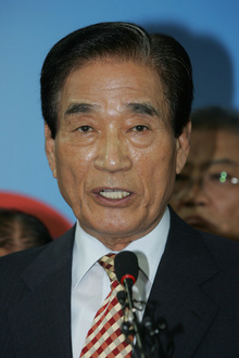 이기택(71) 