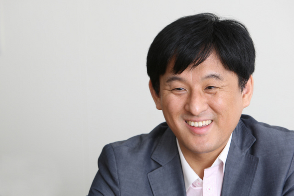 고독 속에 길어올린 ‘망명자 정체성’