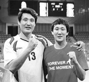 베이징올림픽에 출전했을 때의 윤경신(왼쪽)-경민형제 <한겨레> 자료사진