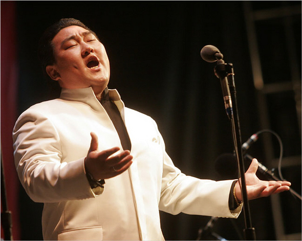 테너 김우경