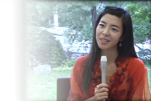2007년 ＜별빛 속으로＞ 개봉 당시의  김민선. 영상화면 캡처. TV씨네 이지미 피디