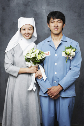 송선미(33·왼쪽) 유오성(42·오른쪽)