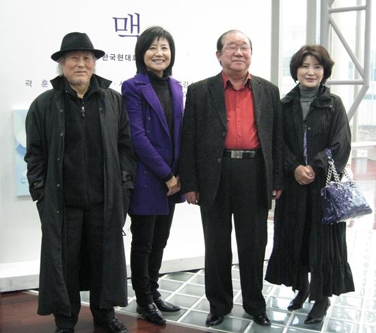 왼쪽부터 김구림, 정보원, 하종현, 안정숙 화백. 