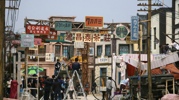 영화 <전우치>가 촬영되고 있는 전주영화종합촬영소 야외세트장 모습. 전주영화종합촬영소 제공