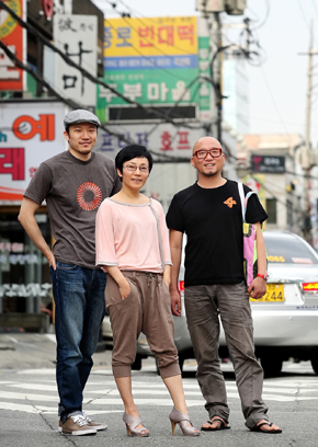 왼쪽부터 DJ 소울스케이프, 안애순, 최정화씨