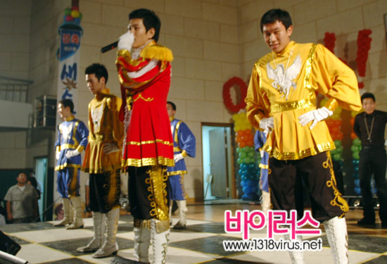 멋진 공연으로 많은 박수를 받은 성남고 응원단  ⓒ 인터넷뉴스 바이러스