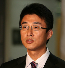 노종면 와이티엔 노조위원장이 1일 오후 서울 서초구 법원에서 재판을 받은 뒤 기자회견을 하고 있다. 이종근 기자 root2@hani.co.kr