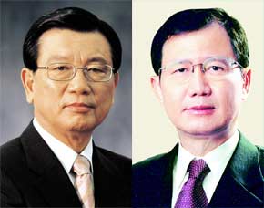 박삼구 금호그룹 명예회장(왼쪽)과 박찬구 전 금호아시아나그룹 석유화학 부문 회장.